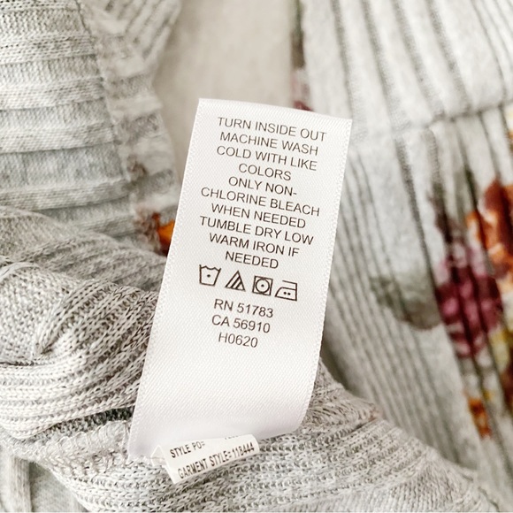 Maurice’s Grey Ribbed Floral Print Peplum Top - Picture 10 of 12